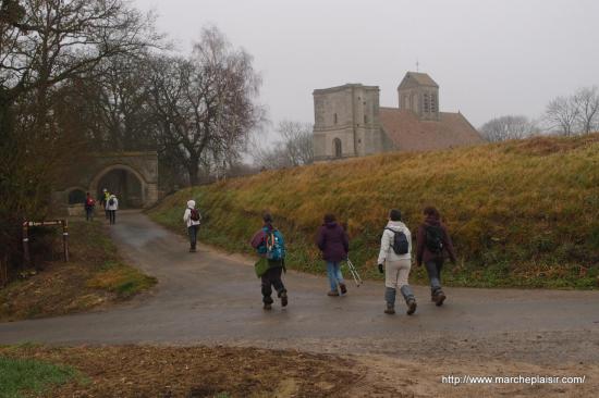 L'arrivée à l'église de Nucourt