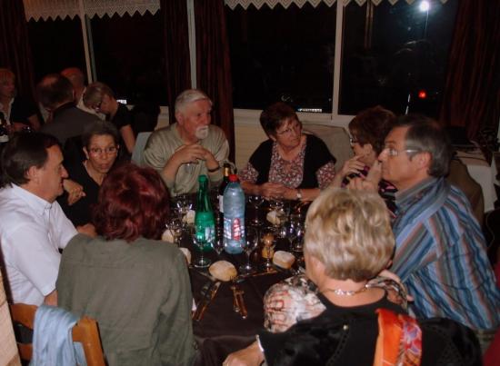 Alain, Caro, Marc, Marcelle, Michèle, Patrick, Nadia et Yvette de dos